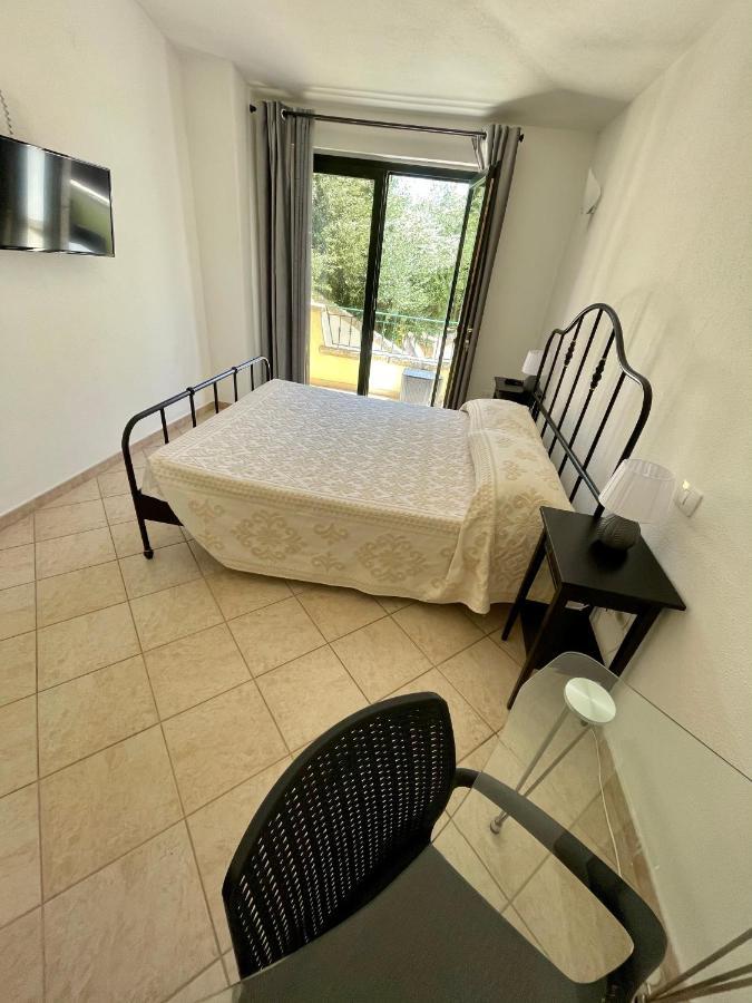 B&B Le Farfalle Palau Exterior photo